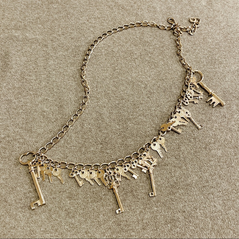 Unique Silver belt with Keys